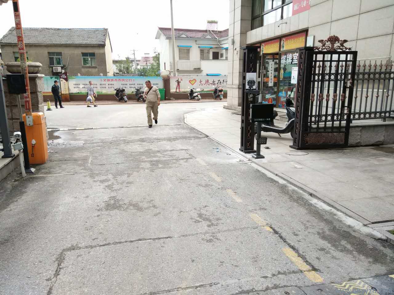 安慶小區(qū)車牌識別安裝.jpg